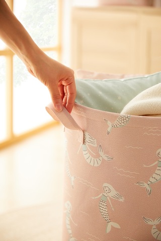 Ocean Home Textile Çocuk Odası Ağzı Büzgülü Deniz Kızı Oyuncak Sepeti 36 x 48 cm