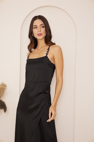 Darlin Moda Siyah Zincir Askı Detaylı Sırt Dekolteli Elbise Dm1037 Siyah