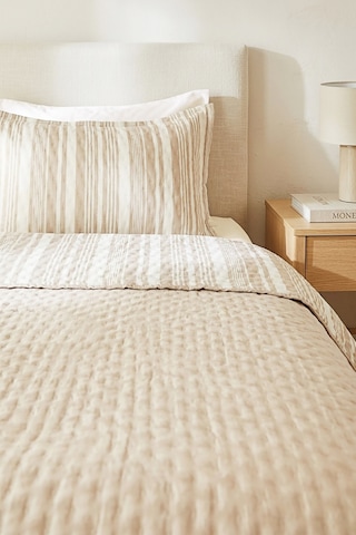 Ocean Home Textile Pamuklu Kapitoneli Bej Renk Çizgi Desen Tek Kişilik Yatak Örtüsü Seti 1 Adet 180 X 230 / 1 Adet 50 X 70 Cm
