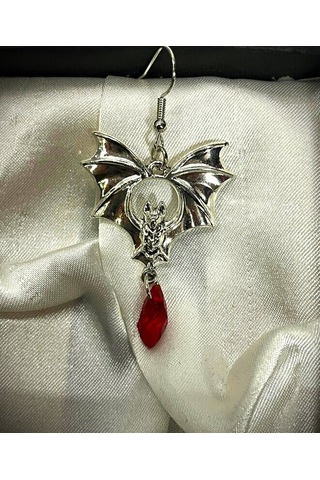 Dükkan Design Kırmızı Taşlı Gotik Yarasa Küpe Açık Gri