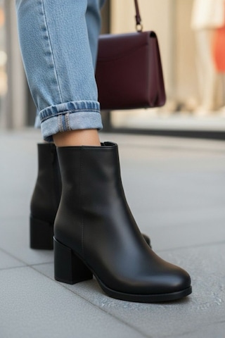 Kadın Liva Düz Topuklu Kısa Bot Siyah Deri