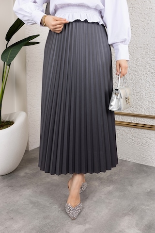 Hira Life Fashion Kadın Tesettür Giyim Ve Deri Görünümlü Beli Lastik Detayı İle Piliseli Uzun Etek Füme Füme