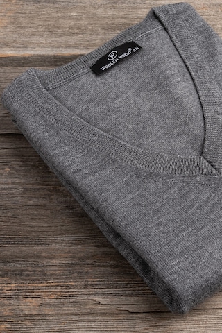 V Yaka Battal Büyük Boy Yünlü Kolsuz Triko Süveter Gri