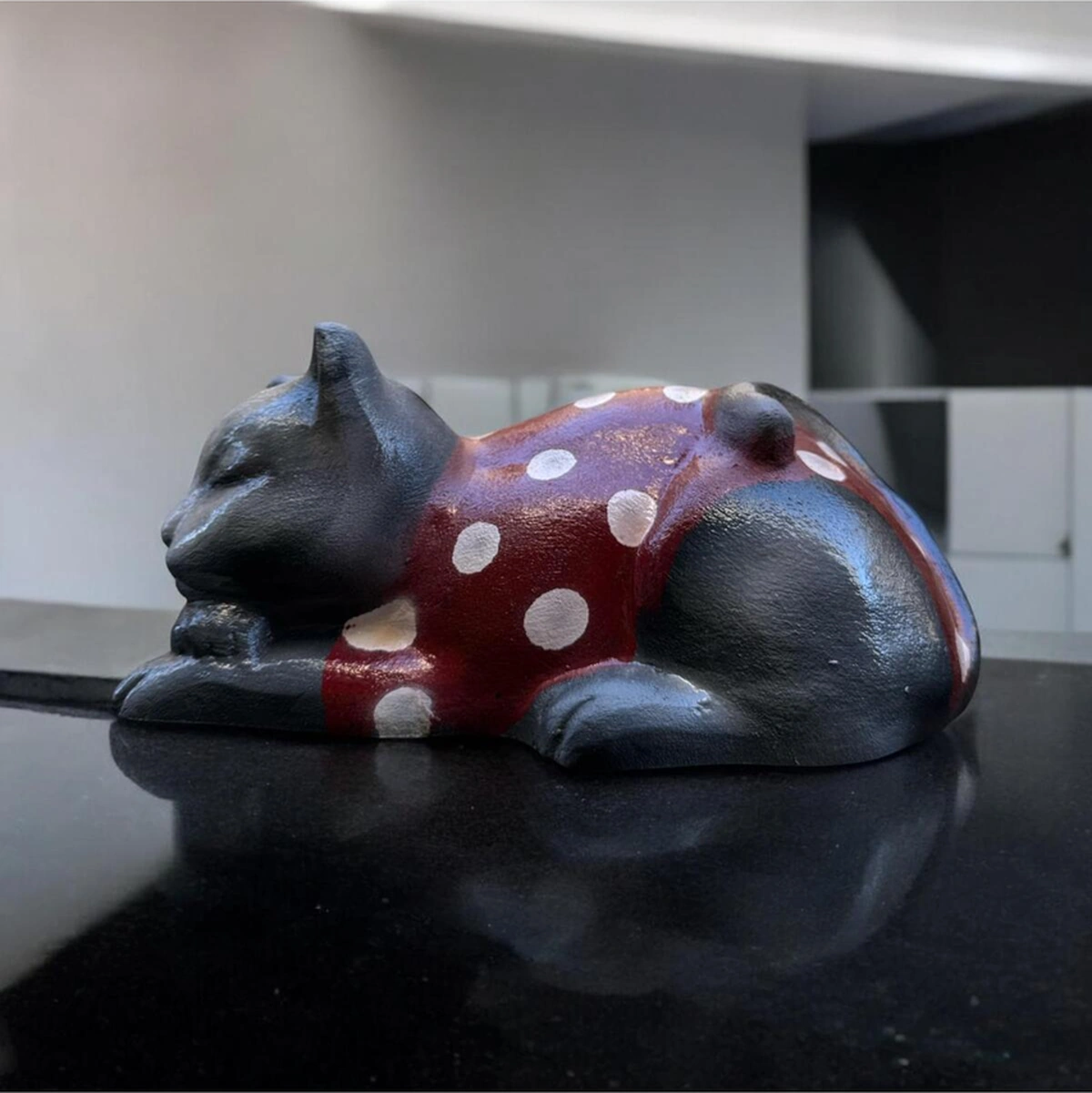 Dekoratif Polyester Uyuyan Kedi Biblo Sarı Gold