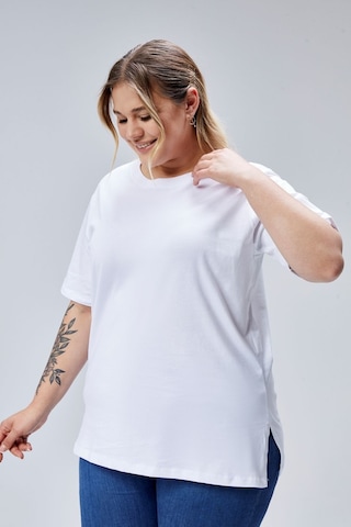 Banega Curve Büyük Beden Beyaz Boyfriend Bisiklet Yaka Yırtmaçlı Pamuk Örme T-shirt Beyaz