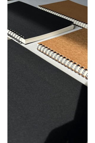 Lexroo Spiralli Defter, Siyah Kapaklı B5 Boyutunda 182x257 Mm , 100 Yaprak Çizgili
