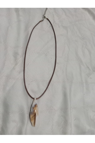 Deri İpli Denizkabuğu Uçlu Kolye Beyaz