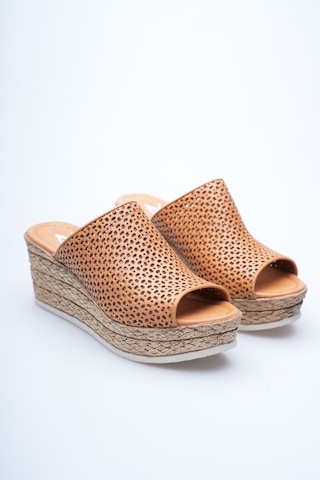 Analin Shoes Kadın Hakiki Deri Delikli Dolgu Topuk Terlik Taba