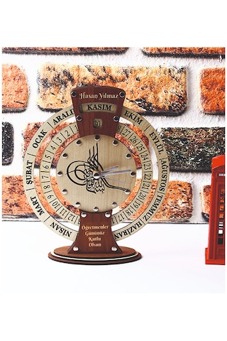 Öğretmenler Gününe Özel İsimli Tuğralı Takvimli Masa Saati