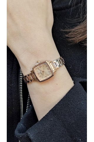 Daniel Klein Dke.1.10839-5 Kare Kadran Metal Kordon Metal Kasa 3 Atm Suya Dayanıklı Rose Renk Kadın Kol Saati Rose Gold