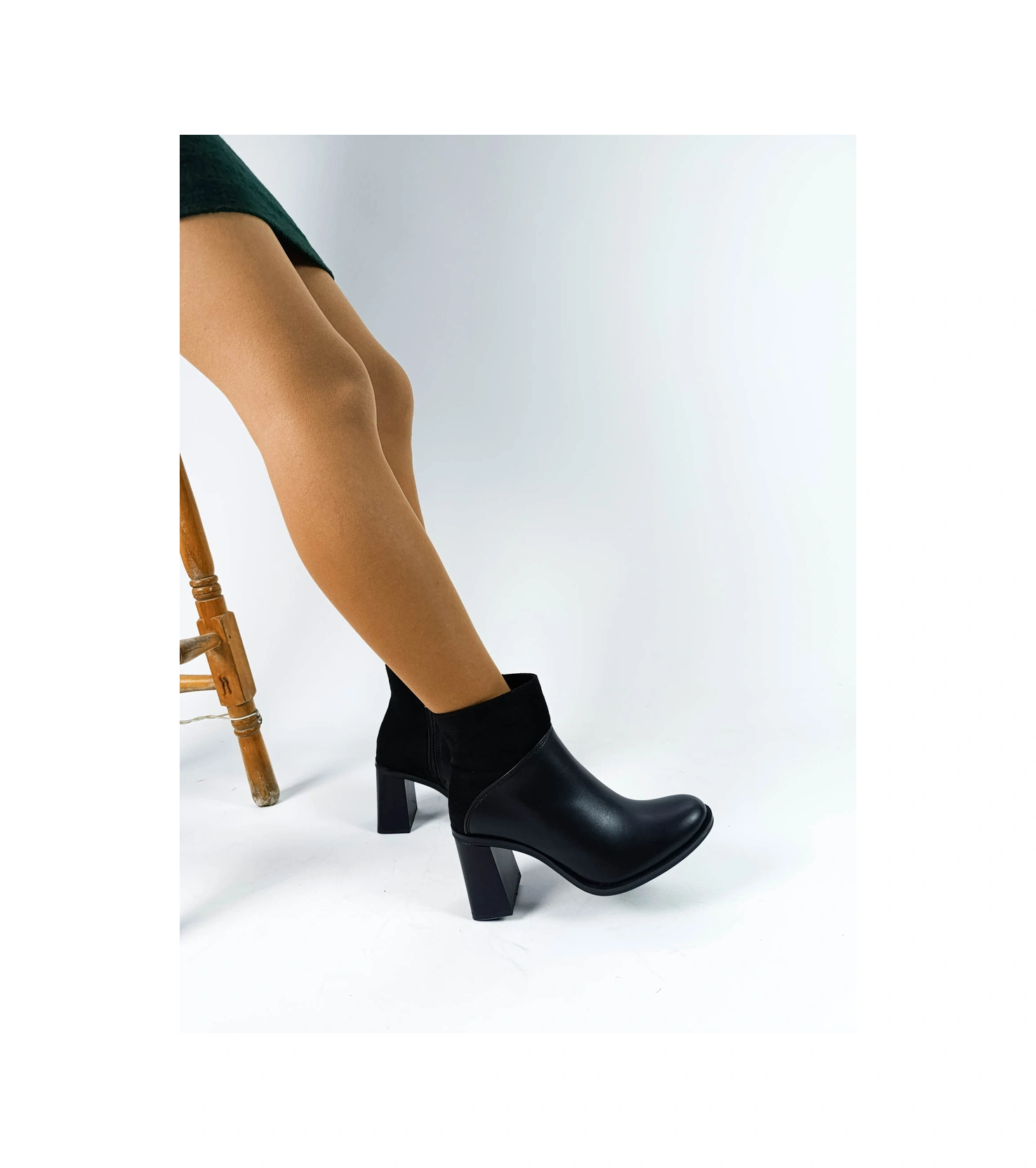 Siyah Renk Fermuarlı Kalın Topuk Süet Cilt Kadın Topuklu Bot Siyah