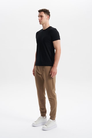 AR-MA Arma Erkek Slim Fit Basic Interlok Dar Paça Eşofman Altı Arka Ve Ön Cepler Gizli Fermuarlı %80 Pamuk %14 Polyester %6 Elastane K30174998802 Gri Açık