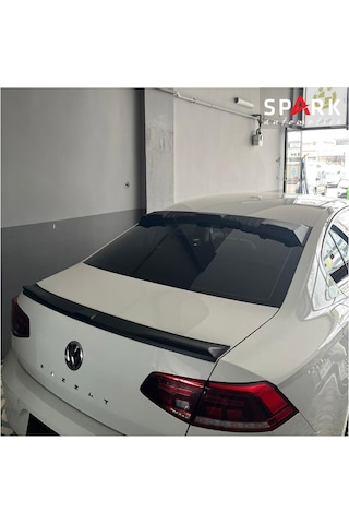 Volkswagen Passat 2015- Yılı Ve Sonrası Uyumlu Arka Bagaj Üstü Spoyler Siyah
