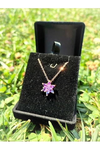 Ervanur Kadın Rose Gold Zincir Kaplama Zirkon Taşlı Mor Lotus Çiçeği Kolye Mor