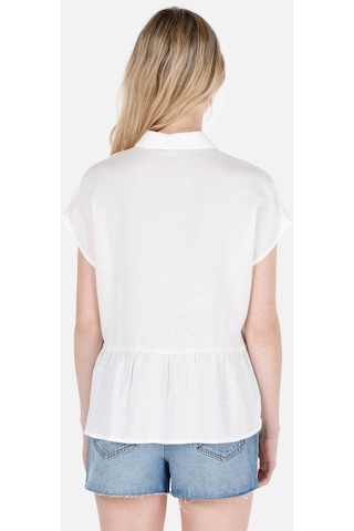 Colin's Colins Normal Kesim Shirt Yaka Fırfır Detaylı Beyaz Kadın Kısa Kol Gömlek Cl1069199 Cl1069199 Q1.v1 Ofw Beyaz