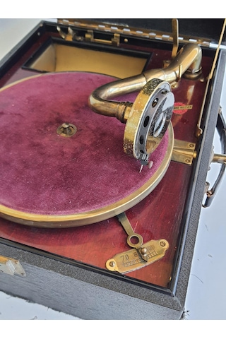 Triumphon Antika Çanta Gramofon 081