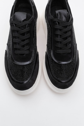 Luvishoes Luvi Shoes Pablo Siyah Süet Siyah Taşlı Hakiki Deri Kalın Tabanlı Kadın Spor Ayakkabı Siyah-süet Siyah