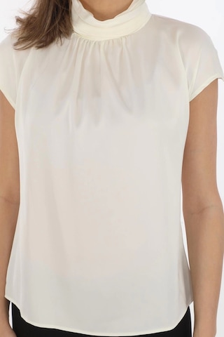 Yaka Drape Detaylı Saten Bluz 01-ekru