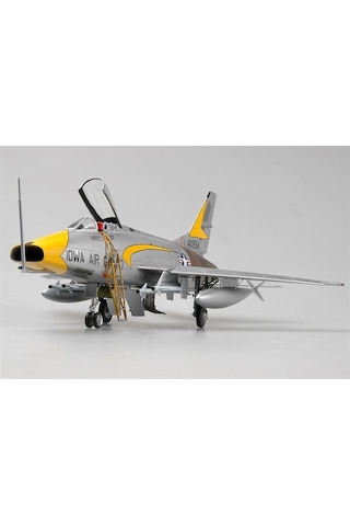 Trumpeter 02838 1/48 Ölçek, F-100c Super Sabre Savaş Uçağı Plastik Model Kiti-51309
