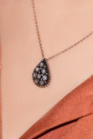 Damla Model Elmas Kolye