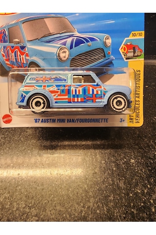 Hot Wheels 1/64 '67 Austin Mini Van