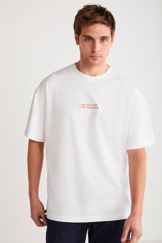 Grimelange Vıto Erkek %100 Organik Pamuklu Nakış Yazı Detaylı Oversize Bol Kesim Kısa Kollu Beyaz T-shirt
