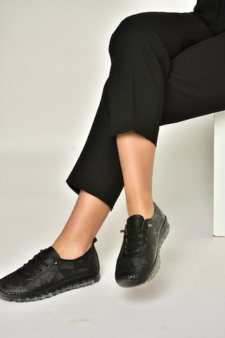 Fox Shoes Y555024103 Siyah Hakiki Deri Comfort Ortopedik Taban Kadın Ayakkabı Siyah