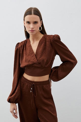 Sateen Desenli Kruvaze Saten Bluz - Kahve