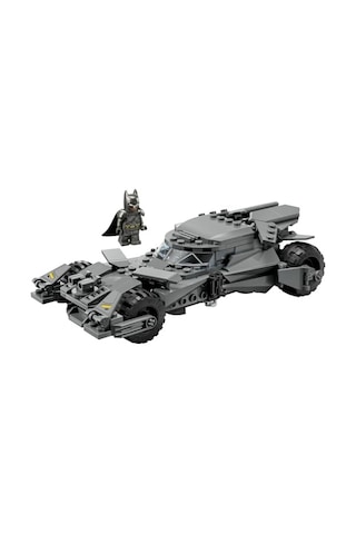 Batmobile 76332 9 Yaş Ve Üzeri Çocuklar Için Kumaş Pelerinli Bir Süper Kahraman Minifigürü Ve Hatıra Altın Par