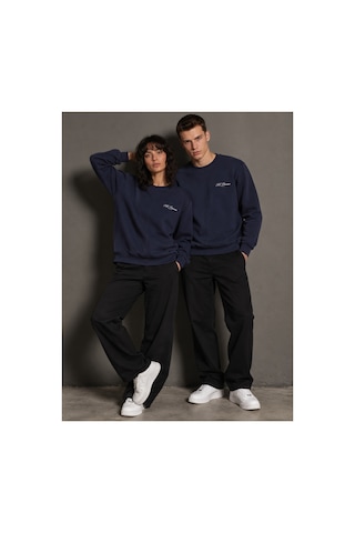 Hk Premium Sweatshirt Bisiklet Yaka Hk Premium Logolu Erkek Basic Lacivert