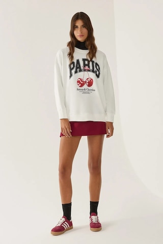 Hiccup Baskılı Rahat Kesim Bisiklet Yaka Sweatshirt Tozlu Beyaz