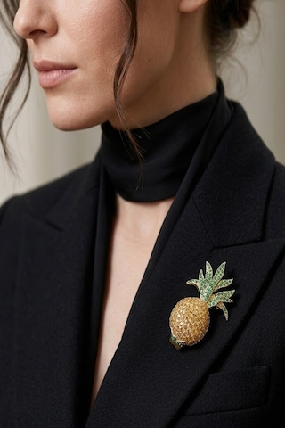 Caş Dekorasyon Altın Renk Ananas Figürlü Taşlı Broş Altın