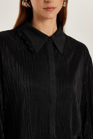 Tudors Kadın Slim Fit Dar Kesim Balon Kol Dokulu Siyah Gömlek-33990 Siyah