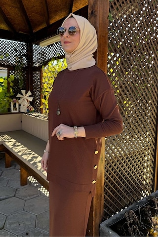 Sezen Triko Takım Kahve Çok Renkli