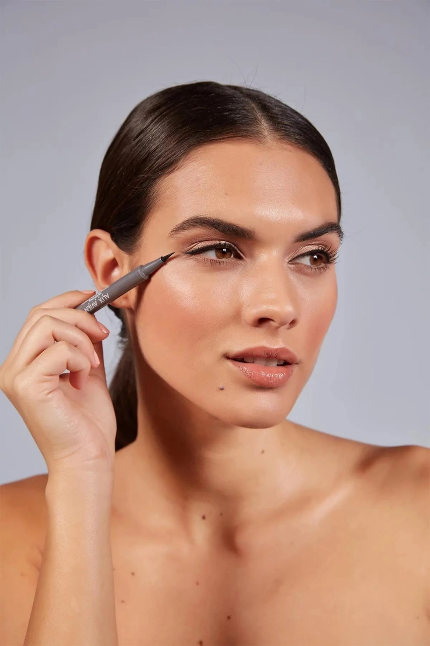 Alix Avien Uzun Süre Kalıcı Dolgunlaştırıcı Hacim Veren Topaklanmayan Suya Dayanıklı Siyah Göz Makyaj Seti