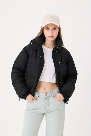 Lia Blanco's Kadın Siyah Oversize Dik Yaka Şişme Mont
