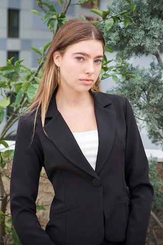 Yakalı Flato Cepli Uzun Kol Pamuklu Kumaş Kısa Blazer Ofis Ceket-siyah Siyah