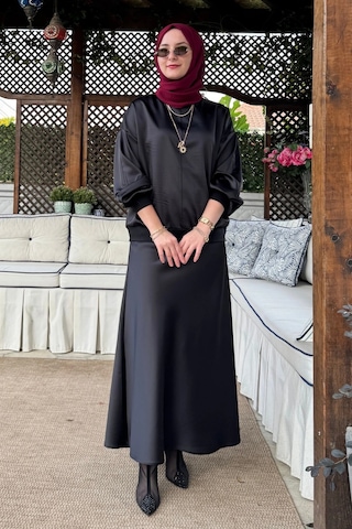 Rabia Şamlı Tanem Saten Etekli Takım Siyah Normal