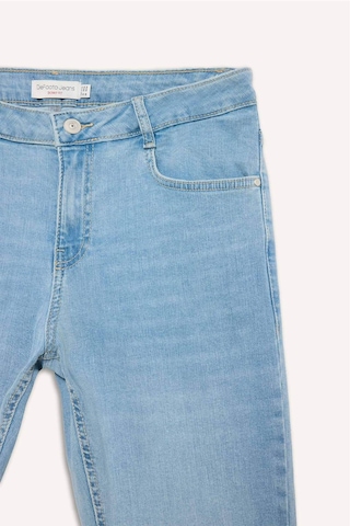 Defacto Carlo Skinny Fit Ekstra Dar Kalıp Normal Bel Ekstra Dar Paça Jean Pantolon D0025AX26SP Mavi