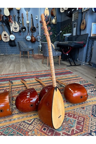 Jack Girişli Kompozit Tekne Orta Kalite Kısa Sap Bağlama
