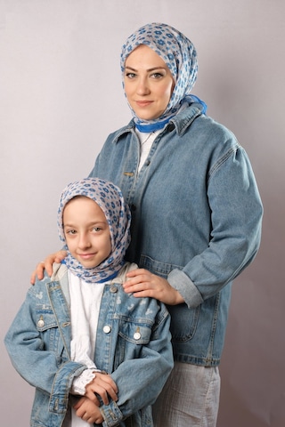 Giverny Saks Mavisi Dijital Baskılı Anne Kız Kombin Tesettür Eşarp Pamuk Polyester Papatya Desenli 6004 24 Saks Mavisi