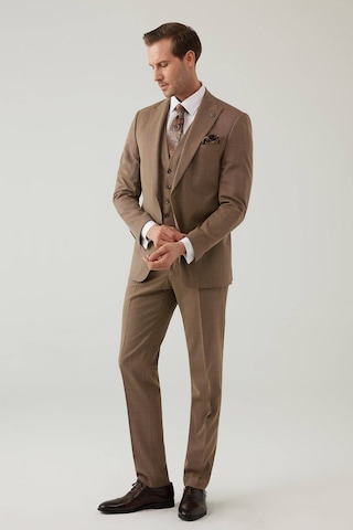 Erkek Bej Slim Fit Yelekli Sivri Yaka Takım Elbise