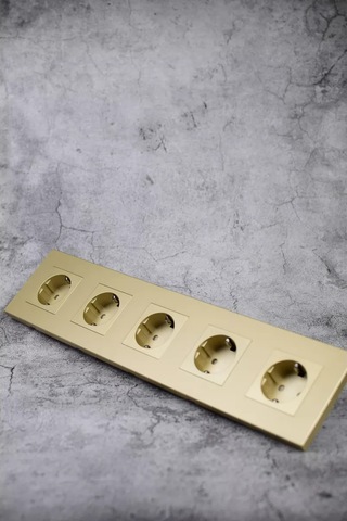 Vo'stabl Altın Beşli Topraklamalı Ve Çocuk Emniyet Kapaklı Priz 182604118 105 Derece