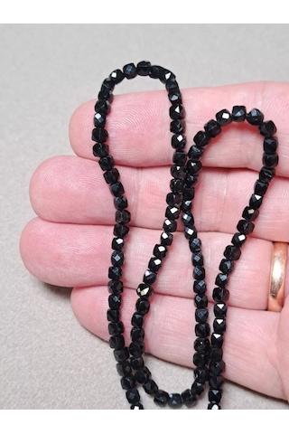 Beautiful Stones Turmalin Şerl Boncukları 4 Mm 192119744