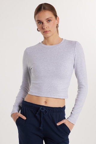 Tudors Kadın Slim Fit Dar Kesim Bisiklet Yaka Gri Bluz-33369 Gri