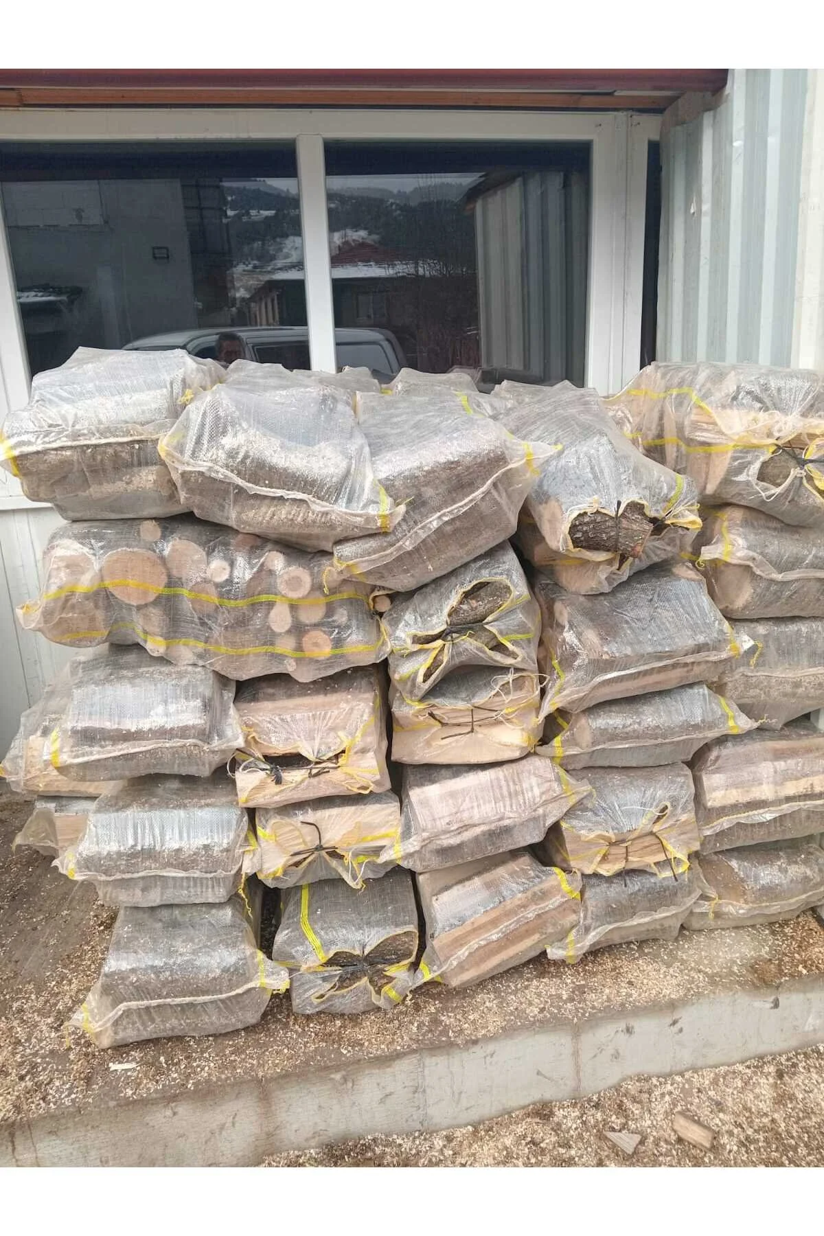 Meşe Odunu 1 Çuval - 25 27 Kg Aralığı Şömine Ve Sobalık