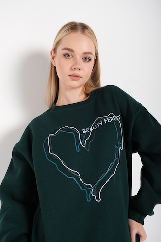 Kadın Yeşil Çizgili Kalp Baskılı Oversize Sweatshirt Yeşil