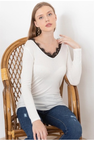 Kadın Ekru Dantel Detaylı V Yaka Bluz-Ekru