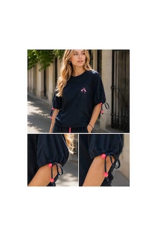 Lacivert Flamingo Baskılı Bağcık Kol Detaylı Oversize Kadın Tişört M