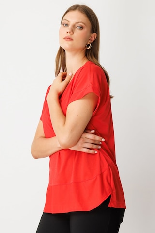 On Kadın Büyük Beden V Yaka Parçalı T-shirt 71476 Mercan